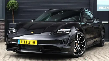 Zwart Gebruikt 2023 Porsche Taycan Sport Turismo Sedan | € 96.995 (Super prijs)