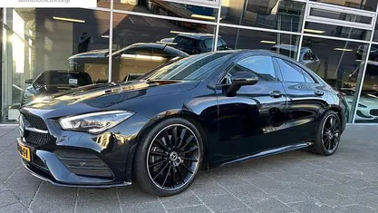 Zwart Gebruikt 2019 Mercedes CLA200 Premium Plus Sedan | € 22.950 (Eerlijke prijs)