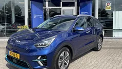 Blauw, metallic lak Gebruikt 2022 Kia e-Niro SUV | € 22.950 (Eerlijke prijs)