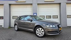 Grijs, metallic lak Gebruikt 2012 Audi A3 Sportback Attraction Hatchback | € 5.750 (Eerlijke prijs)