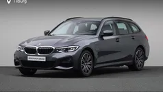 Gebruikt 2022 BMW 330e Executive Stationwagen | € 37.880 (Eerlijke prijs)