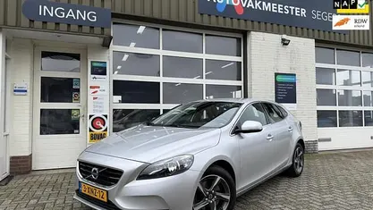 Occasion Volvo V40 Momentum 150 PK (110 kW) 2014 Grijs Hatchback