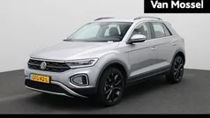 Gebruikt 2024 VW T-Roc Life SUV | € 28.900 (Eerlijke prijs)