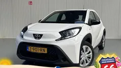 Gebruikt 2024 Toyota Aygo Play Hatchback | € 18.950 (Eerlijke prijs)