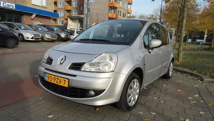 Grijs Gebruikt 2011 Renault Grand Modus Dynamique MPV | € 3.950 (Eerlijke prijs)