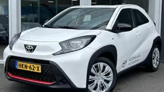 Gebruikt 2025 Toyota Aygo X Play SUV | € 21.499 (Eerlijke prijs)