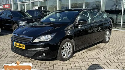 Zwart Gebruikt 2015 Peugeot 308 SW Premium Stationwagen | € 6.745 (Eerlijke prijs)