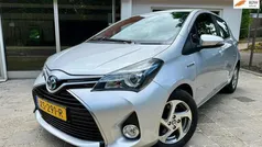 Grijs Gebruikt 2016 Toyota Yaris Hatchback | € 13.450 (Eerlijke prijs)