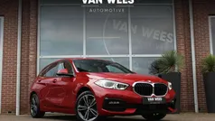Rood, metallic lak Gebruikt 2020 BMW 118 Executive Hatchback | € 21.450 (Eerlijke prijs)