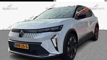 Wit (metallic) Occasion 2025 Renault Scenic E-Tech Komfort SUV | € 38.950 (Eerlijke prijs)