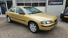 Geel Gebruikt 2001 Volvo S60 Sedan | € 1.450 (Eerlijke prijs)