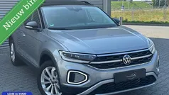Gebruikt 2024 VW T-Roc Business SUV | € 32.900 (Eerlijke prijs)
