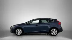 Blauw Gebruikt 2014 Volvo V40 Summum Hatchback | € 12.450 (Eerlijke prijs)