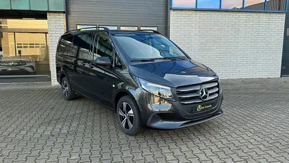 Grijs Gebruikt 2024 Mercedes Vito Van | € 48.950 (Eerlijke prijs)