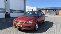 Oranje Gebruikt 2007 Ford Focus Hatchback | € 2.250 (Eerlijke prijs)