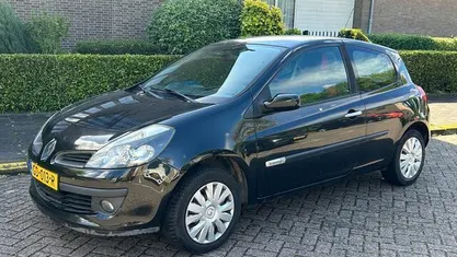 Occasion Renault Clio II Authentique 75 PK (55 kW) 2007 Hatchback