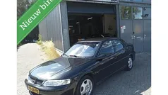 Zwart Gebruikt 2000 Opel Vectra Business Edition Sedan | € 999 (Goede deal)