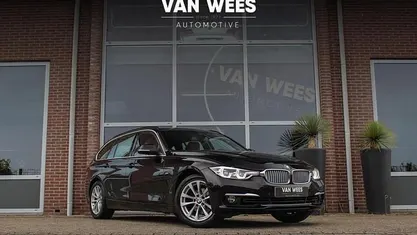 Zwart Gebruikt 2018 BMW 318 Executive Stationwagen | € 18.450 (Eerlijke prijs)
