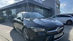 Zwart Gebruikt 2023 Mercedes CLA250e AMG line Sedan | € 37.950 (Eerlijke prijs)