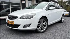 Wit Gebruikt 2011 Opel Astra Sport Stationwagen | € 2.950 (Eerlijke prijs)