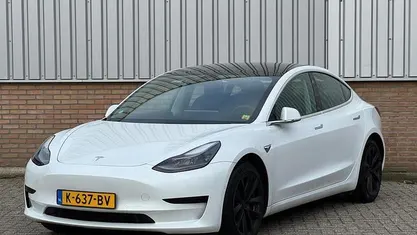 Occasion 2020 Tesla Model 3 Standard Range Sedan | € 15.950 (Eerlijke prijs)