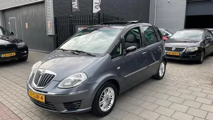 Occasion Lancia Musa 78 PK (57 kW) 2008 Grijs MPV