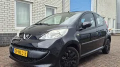 Zwart Gebruikt 2009 Peugeot 107 Hatchback | € 2.700 (Eerlijke prijs)