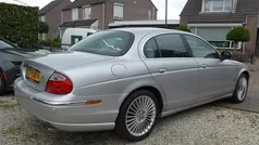 Grijs, metallic lak Gebruikt 2003 Jaguar S-Type Executive Sedan | € 3.650 (Eerlijke prijs)