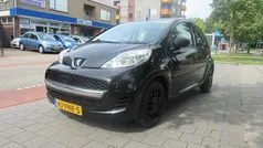 Zwart Gebruikt 2011 Peugeot 107 Hatchback | € 2.950 (Eerlijke prijs)