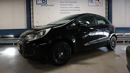 Zwart Occasion 2012 Kia Rio Hatchback | € 4.950 (Eerlijke prijs)