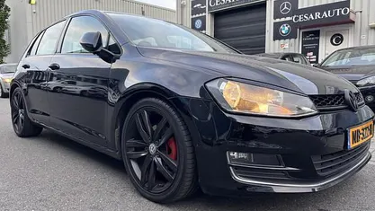 Occasion 2017 VW Golf VII Hatchback | € 13.999 (Goede deal)