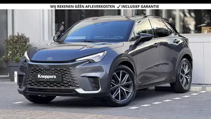 Grijs Occasion 2024 Lexus LBX SUV | € 35.600 (Eerlijke prijs)