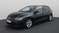 Zwart Gebruikt 2023 VW Golf VIII Life Hatchback | € 21.880 (Eerlijke prijs)