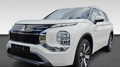 Gebruikt 2025 Mitsubishi Outlander Instyle SUV | € 55.830 (Eerlijke prijs)