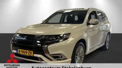 Wit Gebruikt 2021 Mitsubishi Outlander P-HEV Intense+ SUV | € 29.040 (Eerlijke prijs)