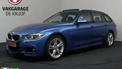 Blauw (metallic) Gebruikt 2016 BMW 318 M Sport Stationwagen | € 15.950 (Eerlijke prijs)