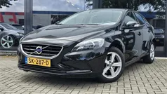 Zwart Gebruikt 2014 Volvo V40 Momentum Stationwagen | € 10.800 (Eerlijke prijs)