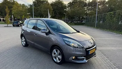 Grijs Gebruikt 2012 Renault Scénic III Dynamique MPV | € 3.450 (Goede deal)