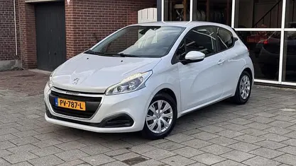 Occasion Peugeot 208 Active 82 PK (60 kW) 2017 Wit Hatchback