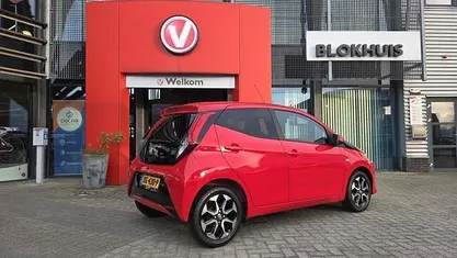 Rood Occasion 2019 Toyota Aygo Hatchback | € 10.245 (Eerlijke prijs)