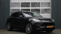 Zwart, metallic lak Gebruikt 2014 Porsche Macan Turbo SUV | € 36.950 (Eerlijke prijs)