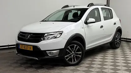 Occasion 2016 Dacia Sandero Lauréate Hatchback | € 5.975 (Goede deal)