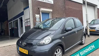 Occasion Toyota Aygo Comfort 68 PK (50 kW) 2010 Grijs Hatchback