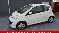 Wit Gebruikt 2008 Peugeot 107 Hatchback | € 3.250 (Eerlijke prijs)