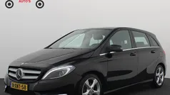 Zwart Gebruikt 2014 Mercedes B180 Prestige MPV | € 15.183 (Eerlijke prijs)