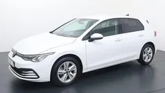 Gebruikt 2022 VW Golf VIII Life Hatchback | € 22.440 (Eerlijke prijs)