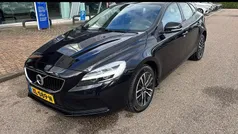 Zwart, metallic lak Gebruikt 2019 Volvo V40 Stationwagen | € 17.940 (Eerlijke prijs)