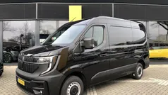 Zwart Nieuw 2024 Renault Master Van | € 38.864 (Eerlijke prijs)