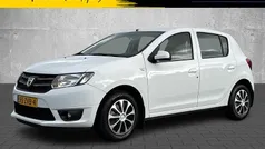 Wit Gebruikt 2013 Dacia Sandero Lauréate Hatchback | € 4.950 (Eerlijke prijs)