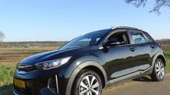 Zwart Gebruikt 2023 Kia Stonic SUV | € 23.500 (Goede deal)